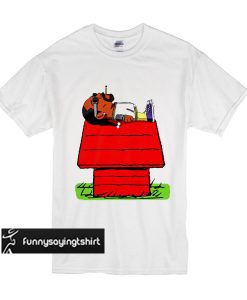 Snoop Dogg lying on Snoopy house T-Shirt